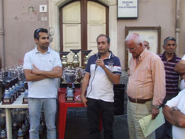 Nella foto un momento della premiazione,da sinistra l'assessore Francesco Franco, al centro il vicesindaco Antonino Moschella  e il presidente di gara