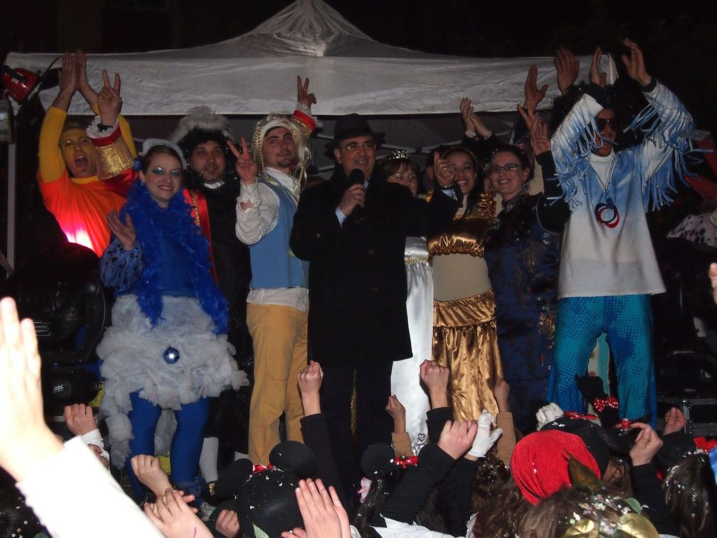 Il sindaco Antonio Petralia con i rappresentanti degli otto gruppi